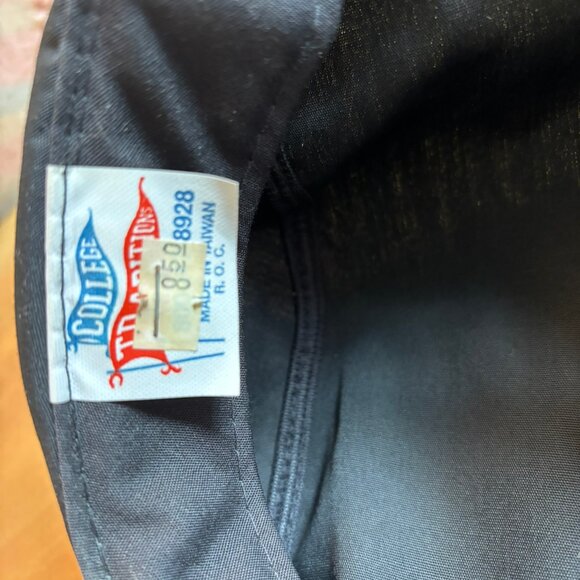 Vintage Purdue newsboy style flat cap and vintage decal - Picture 7 of 10